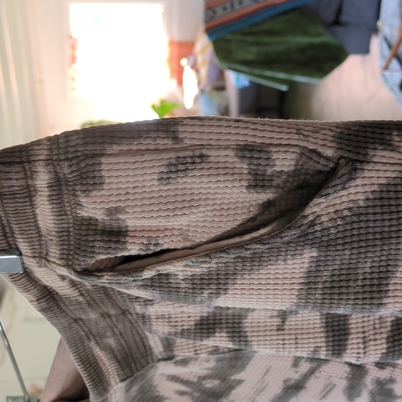 Sweatpants - Picture 2 of 6